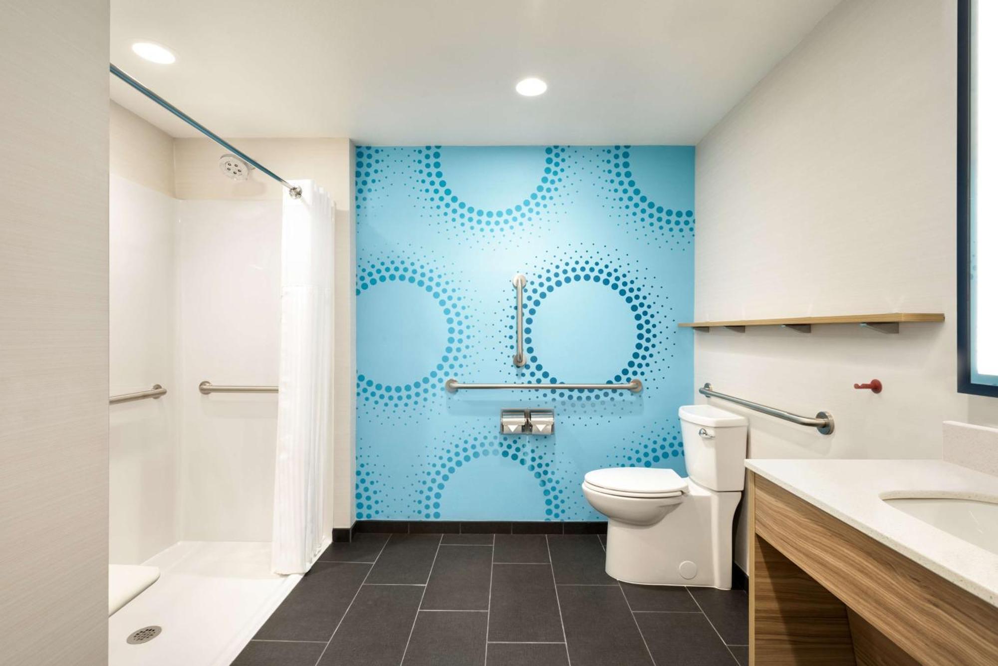 Hotel Tru By Hilton Cedar Rapids Westdale Exterior foto